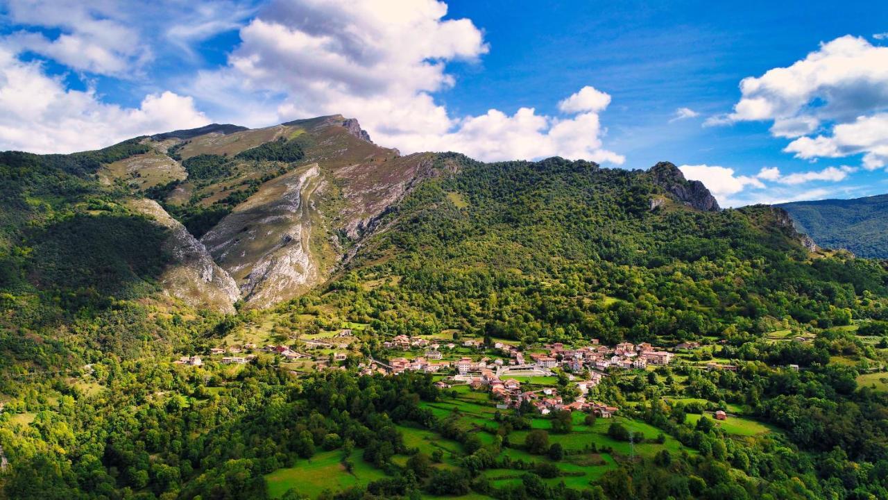 Hotel La Cuna Del Sella Oseja de Sajambre Zewnętrze zdjęcie