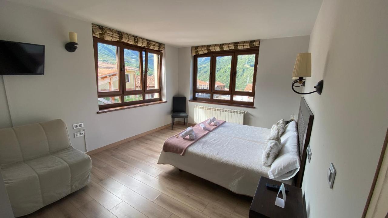 Hotel La Cuna Del Sella Oseja de Sajambre Zewnętrze zdjęcie